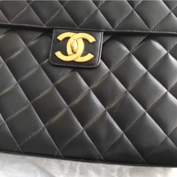 Authentic Gorgeous Vintage Chanel Briefcase Gold hardware - Picture 7 of 16